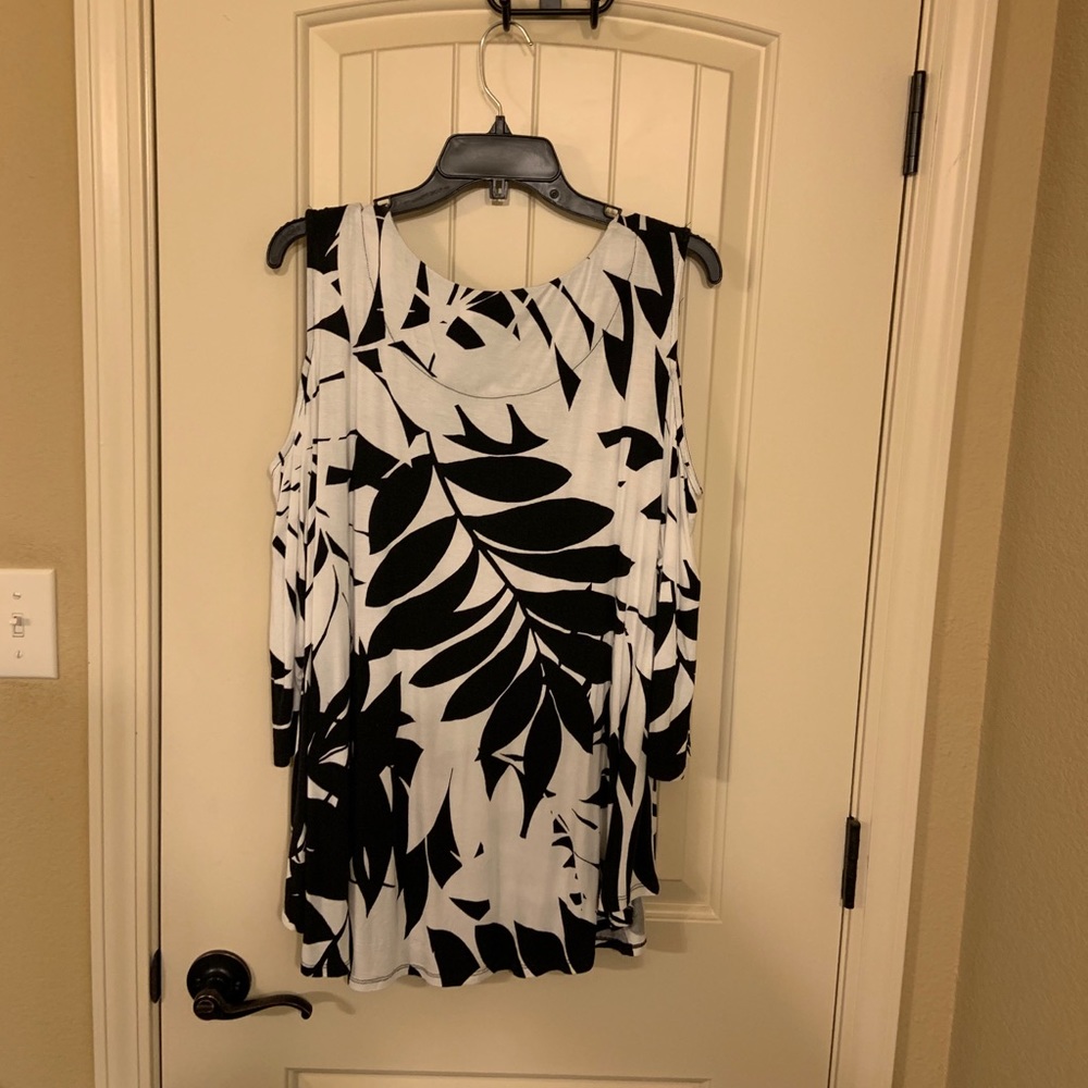 Top with cut out shoulders